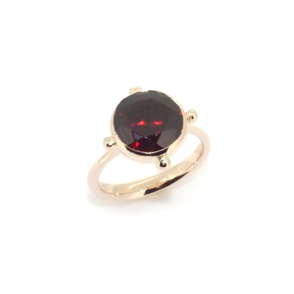 Portal Ring with Garnet