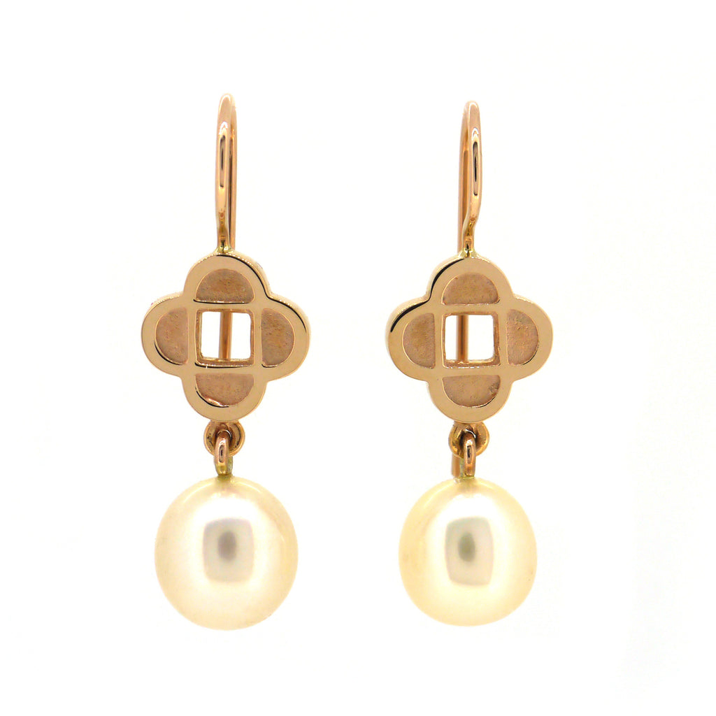 Quatrefoil earrings with Freshwater Pearl